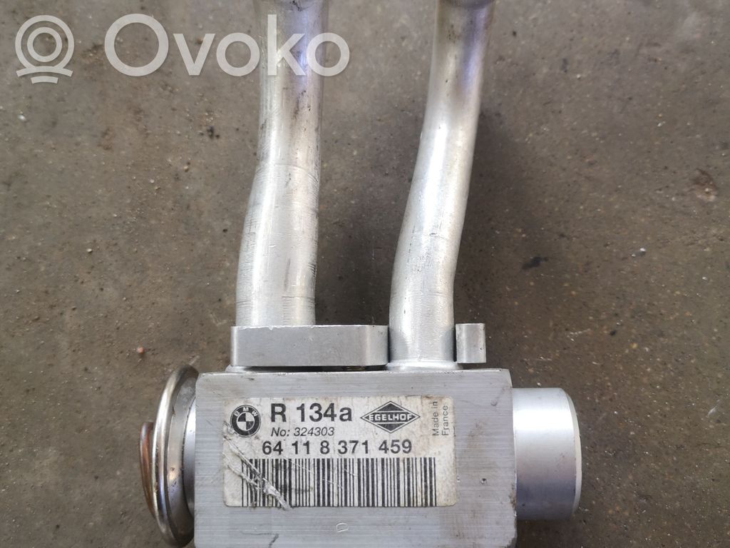 BMW 5 E39 Air conditioning (A/C) expansion valve 