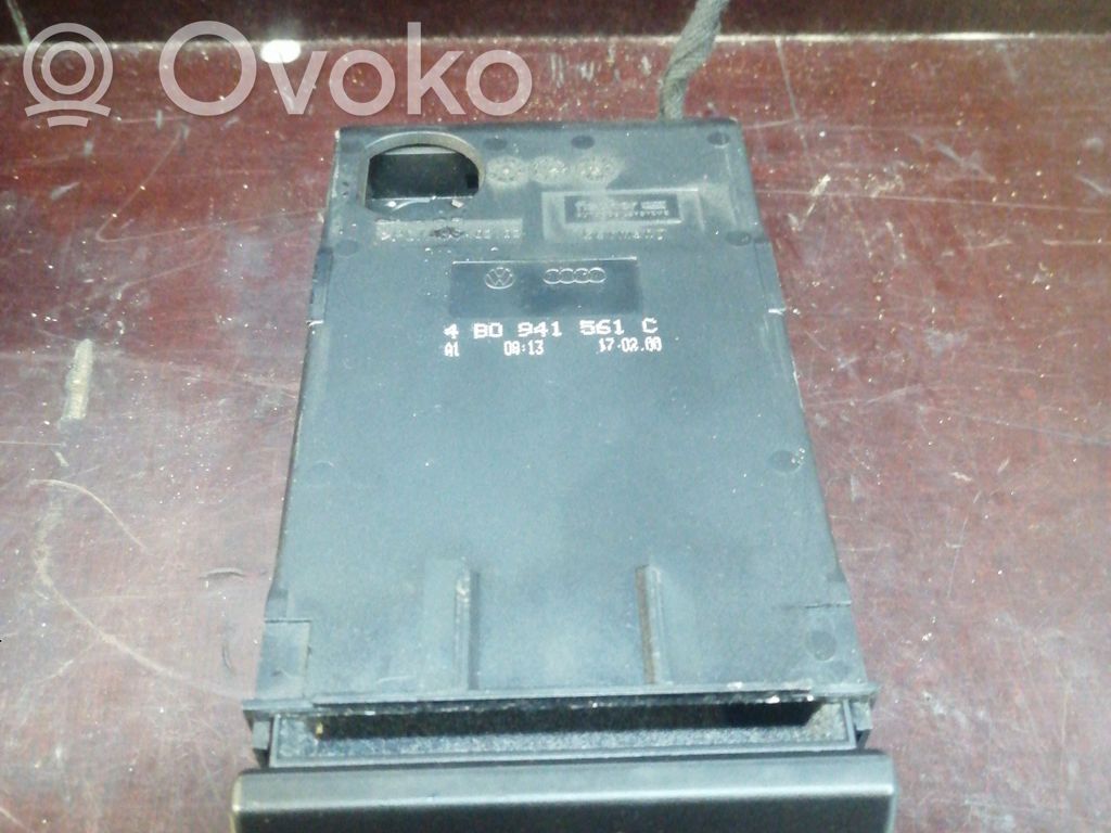 Audi A6 S6 C5 4B Compartimiento/consola central del panel 