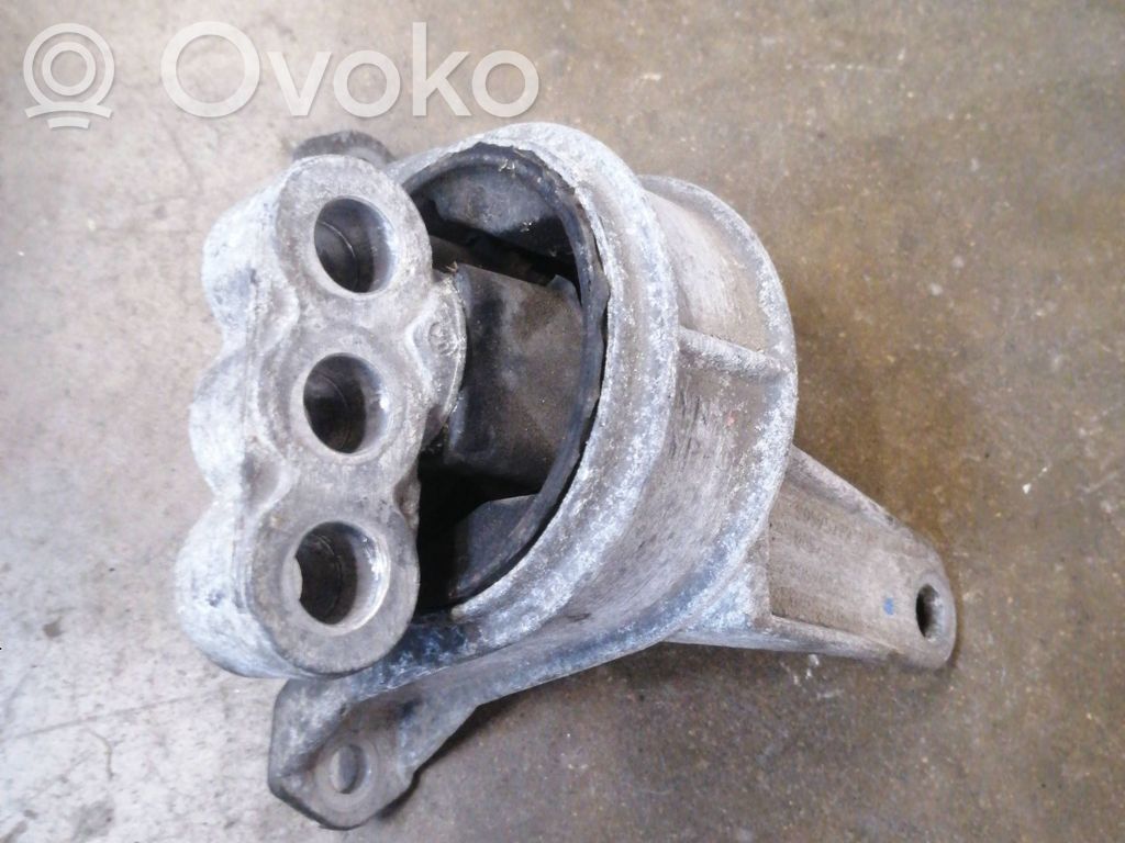 Engine mount bracket   90575772,5684051