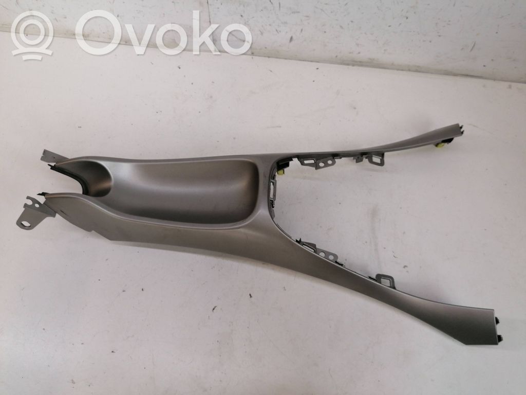 Toyota Auris 150 Osłona dźwigni hamulca ręcznego 