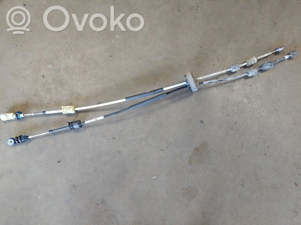Opel Insignia A Gear shift cable linkage 