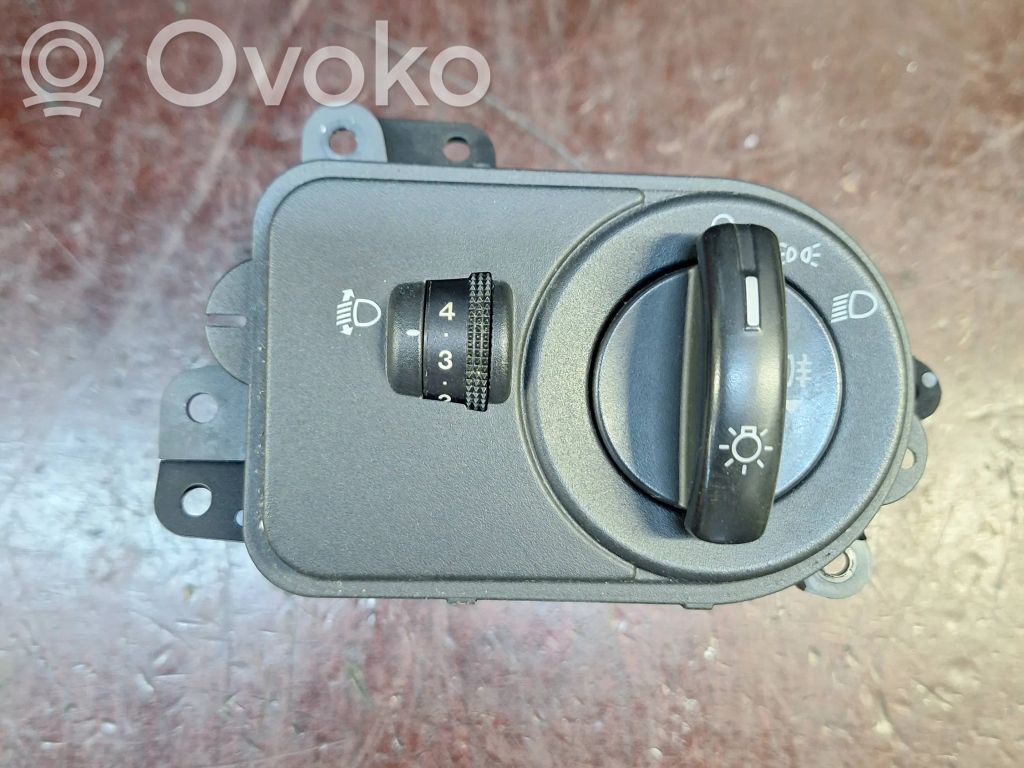 Light switch   2S6T13A024BB