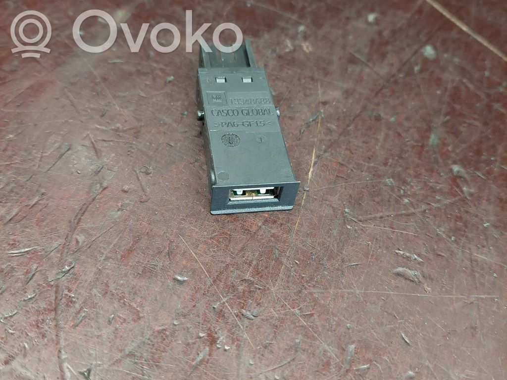 Opel Insignia A USB socket connector 