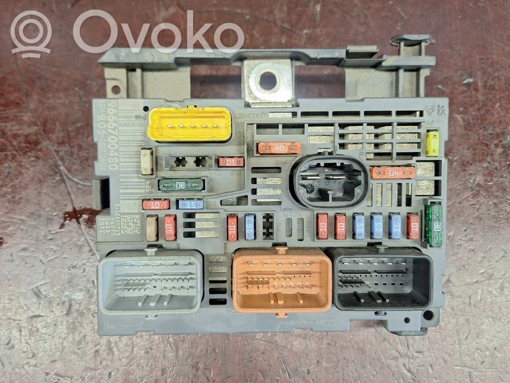 Peugeot 308 SW  Fuse module 