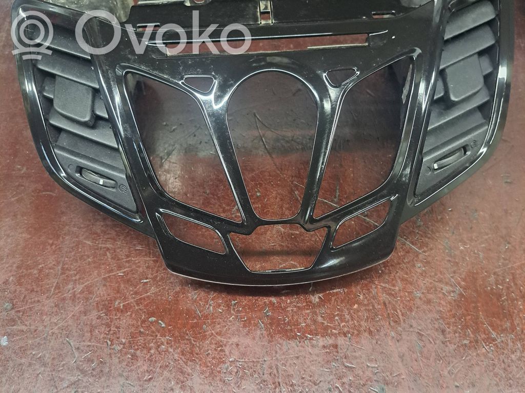 Ford Fiesta Dysze / Kratki środkowego nawiewu deski rozdzielczej 