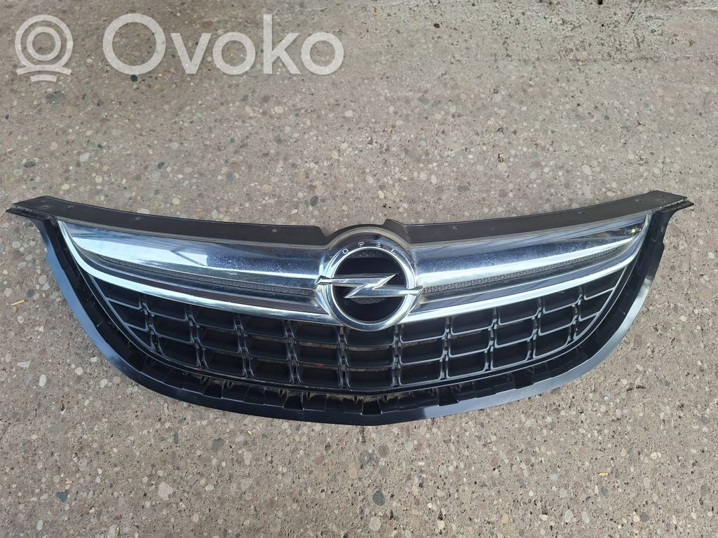 Opel Zafira C Maskownica / Grill / Atrapa górna chłodnicy 