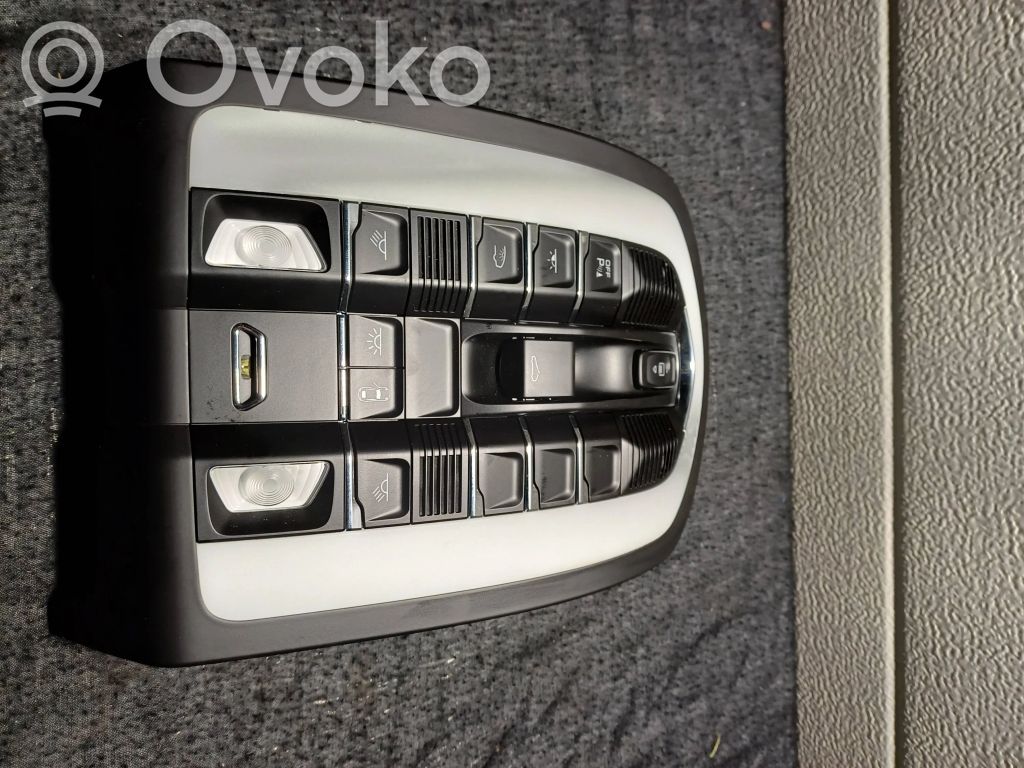 Porsche Macan (95B) Front seat light 