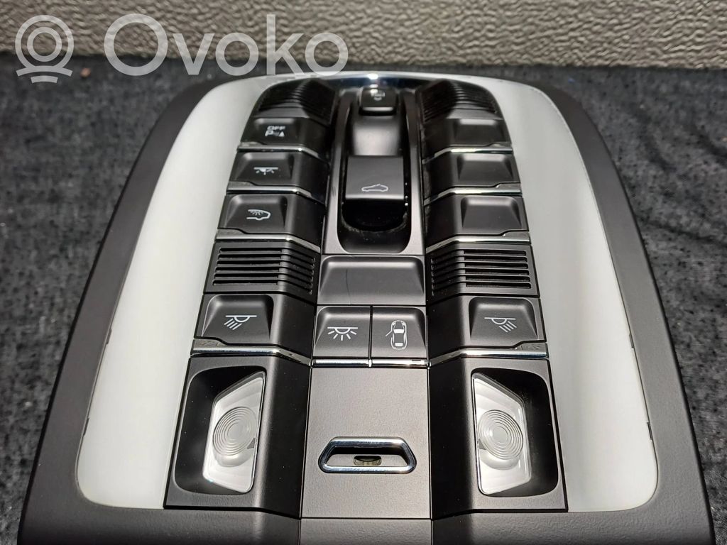 Porsche Macan (95B) Front seat light 