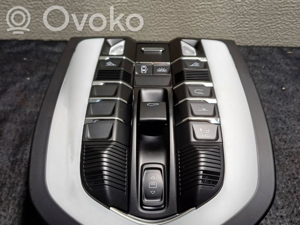 Porsche Macan (95B) Front seat light 