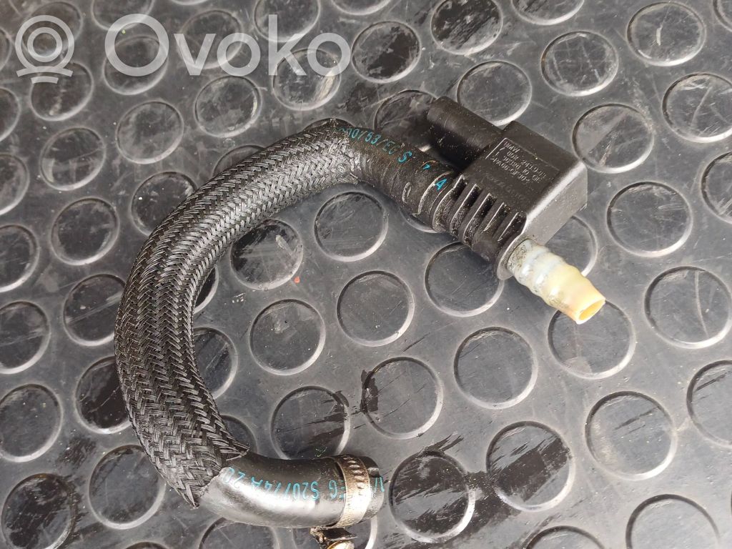 BMW 3 E90 E91 Fuel temperature sensor 