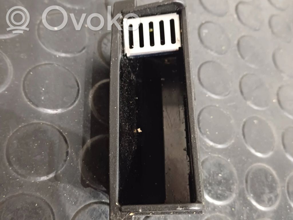 BMW 7 F01 F02 F03 F04 Popielniczka drzwi tylnych 