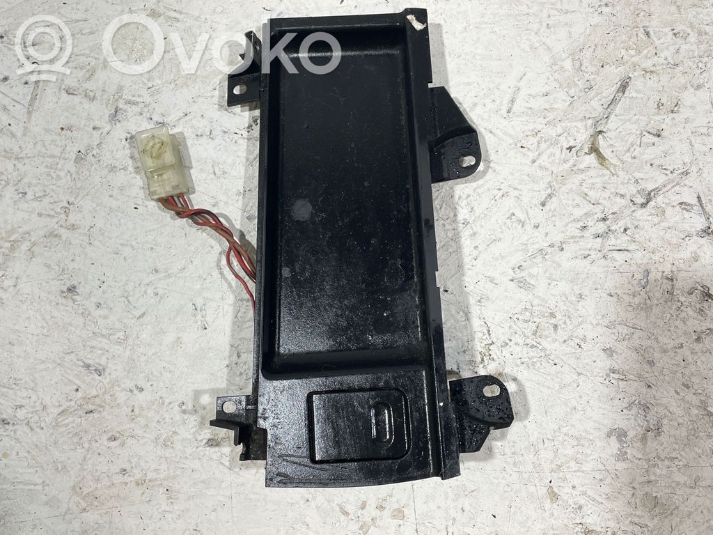 BMW 5 E39 12 V Socket (front) 