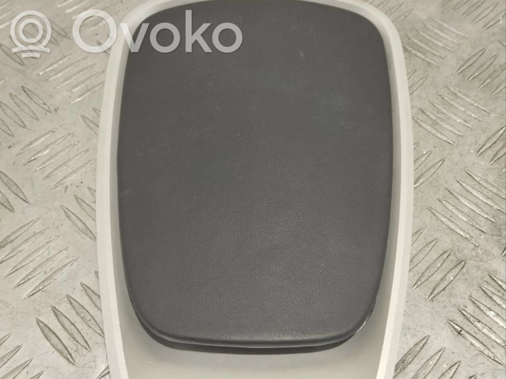 Aston Martin DB11 Mască difuzor central bord 