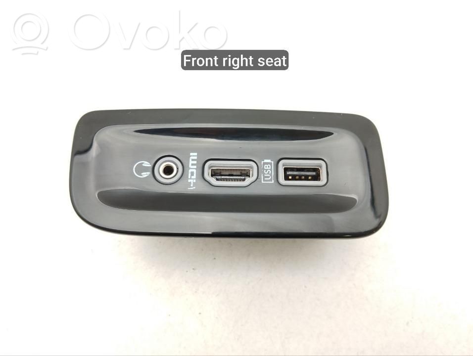 Chrysler Pacifica USB socket connector 