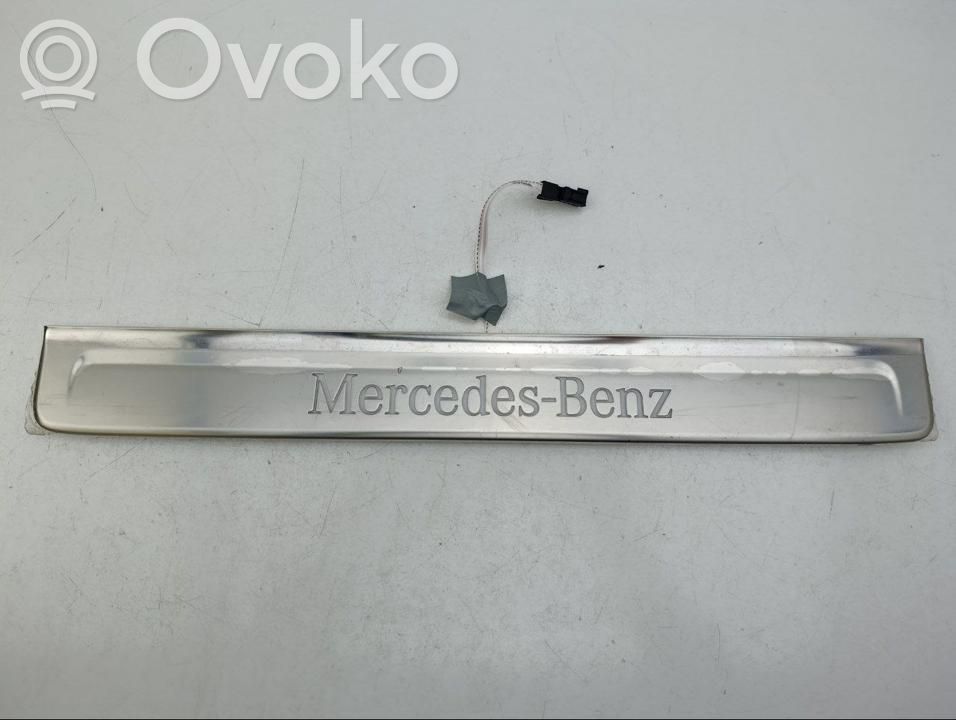 Mercedes-Benz EQS X296 Aizmugurējā sliekšņa dekoratīvā apdare (iekšējā) 