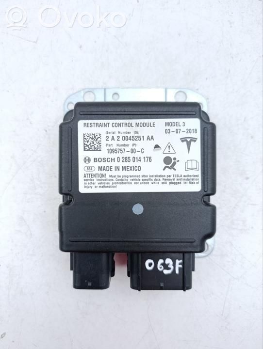 Tesla Model 3 Airbag control unit/module 