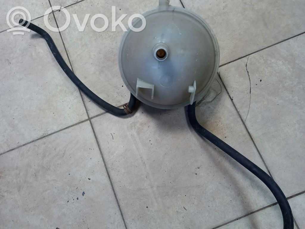 Aušinimo skysčio išsiplėtimo bakelis   95VB8A080CF