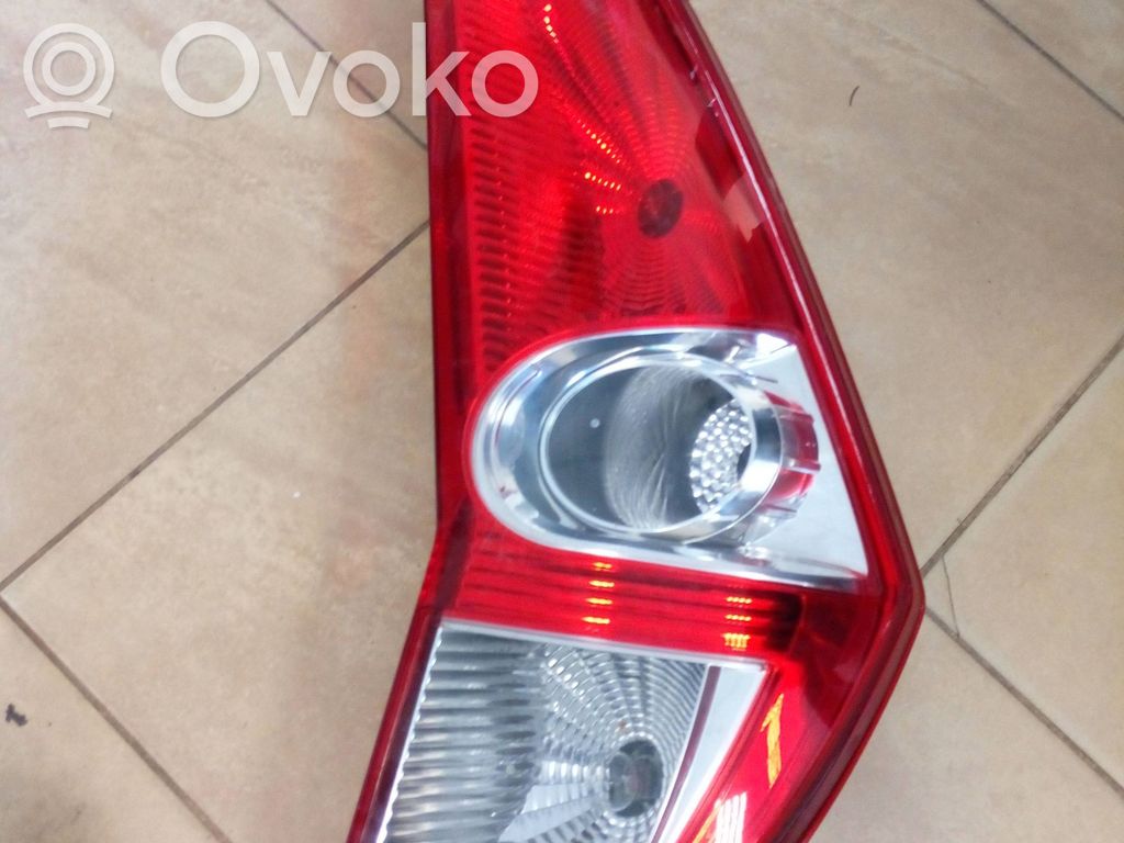 Suzuki Splash Galinis žibintas kėbule 