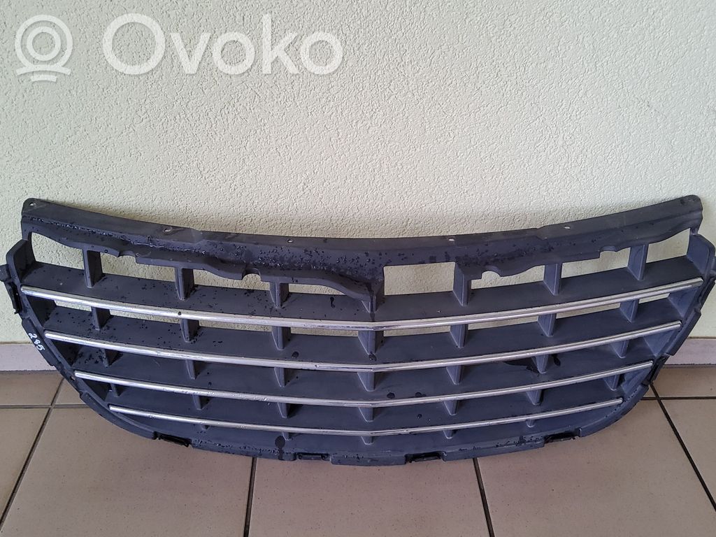 Front bumper upper radiator grill