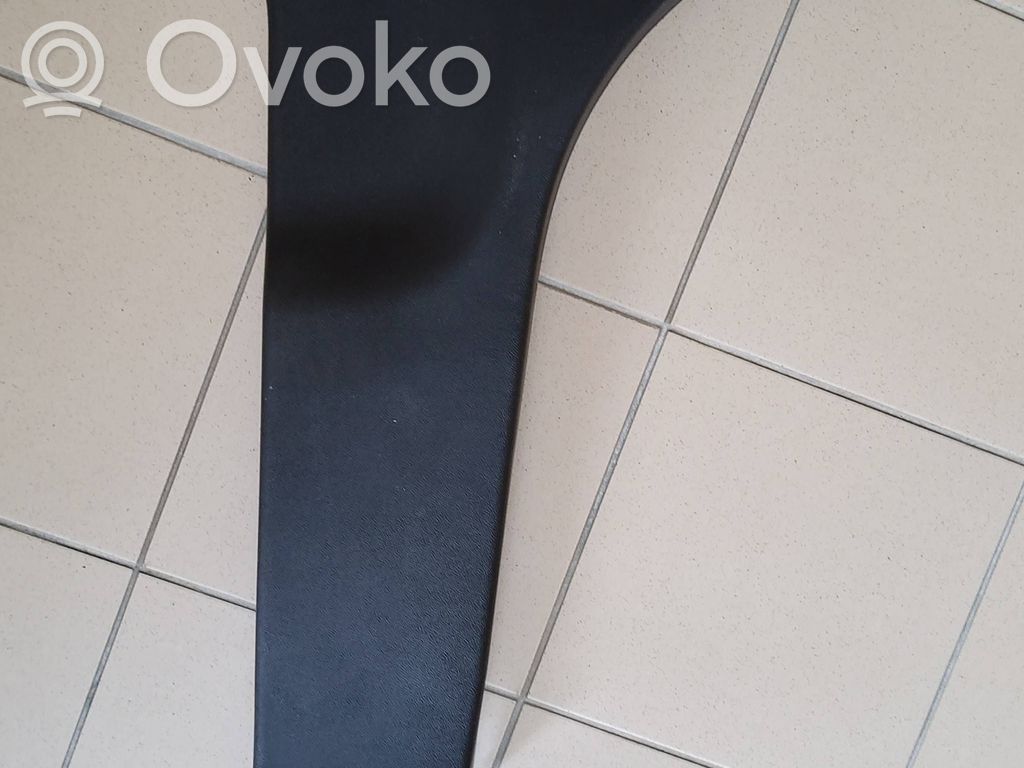 Osłona dolna słupka / B   1BE36DX9AC,4AECBD127