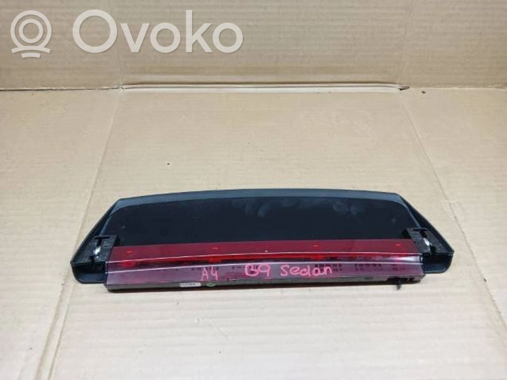 Audi A4 S4 B9 Kolmas/lisäjarruvalo 