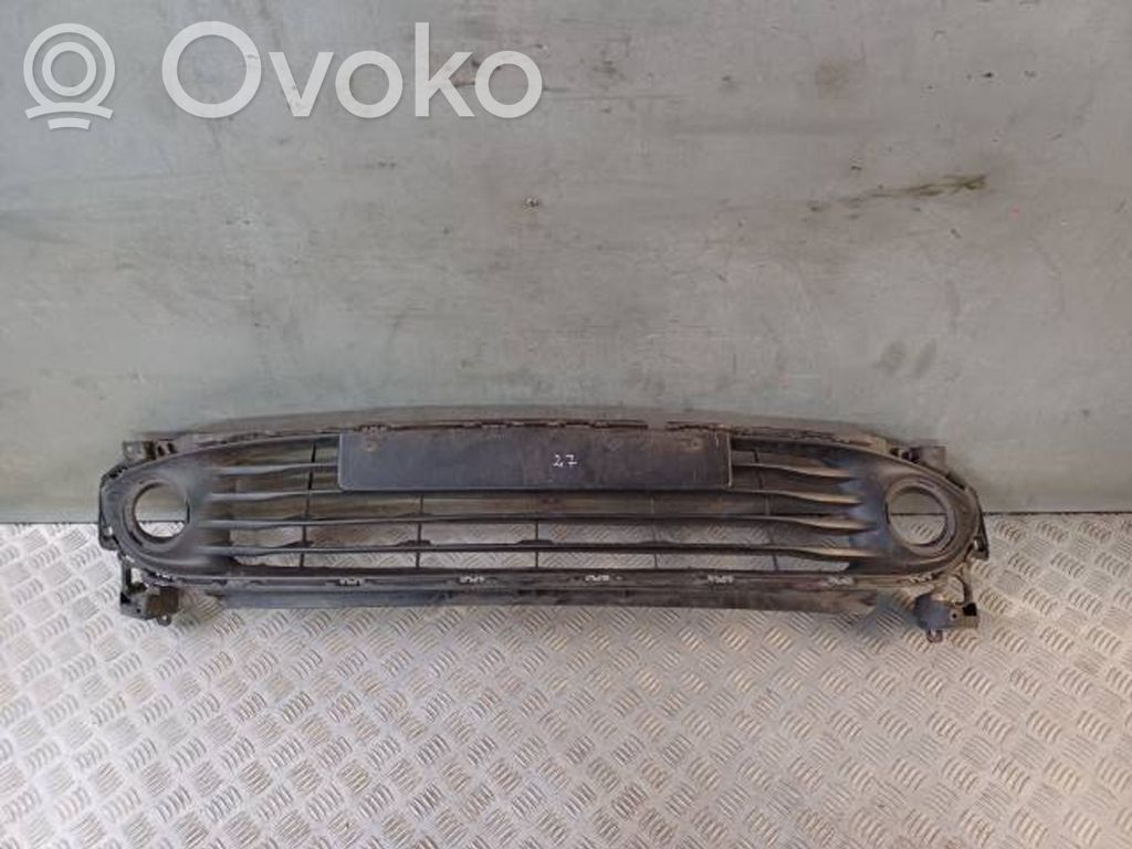 Renault Clio IV Etupuskurin alempi jäähdytinsäleikkö 