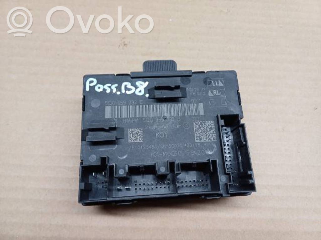 Volkswagen PASSAT B8 Door control unit/module 