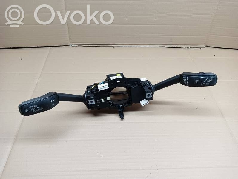 Volkswagen Golf VII Interruptor/palanca de limpiador de luz de giro 
