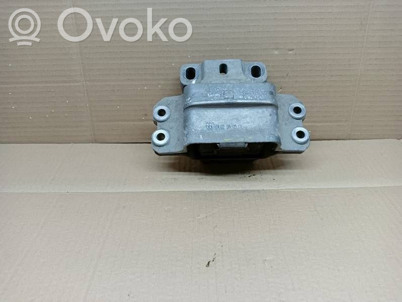 Volkswagen Golf Plus Engine mount bracket 