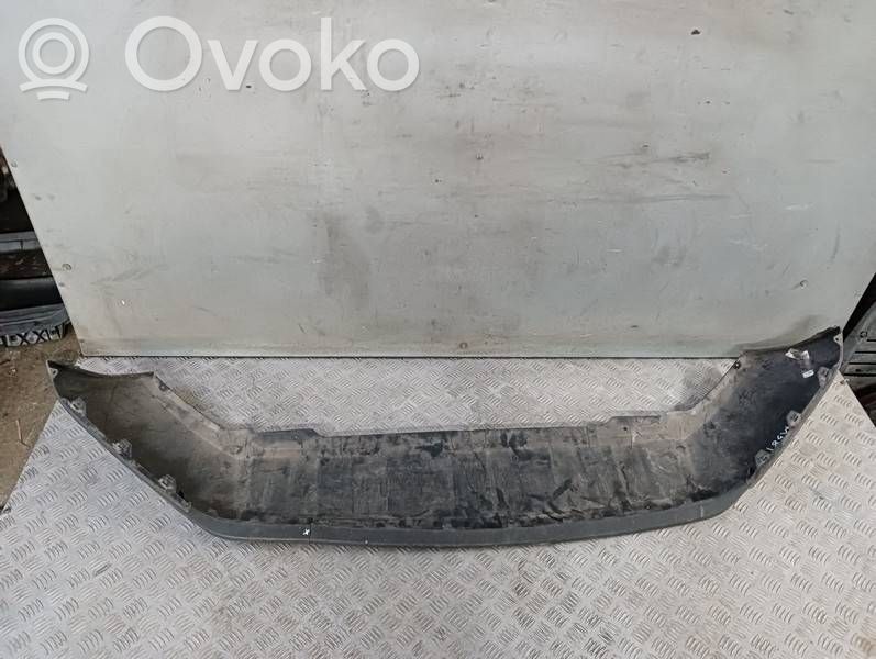 Skoda Karoq Etupuskurin reuna 