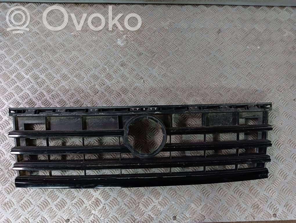 Maskownica / Grill / Atrapa górna chłodnicy   760853653B,760853651