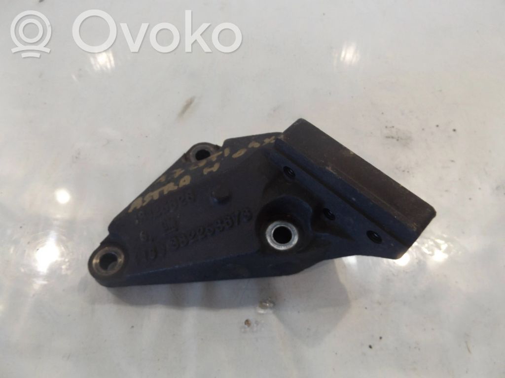 Engine mounting bracket   332268673
