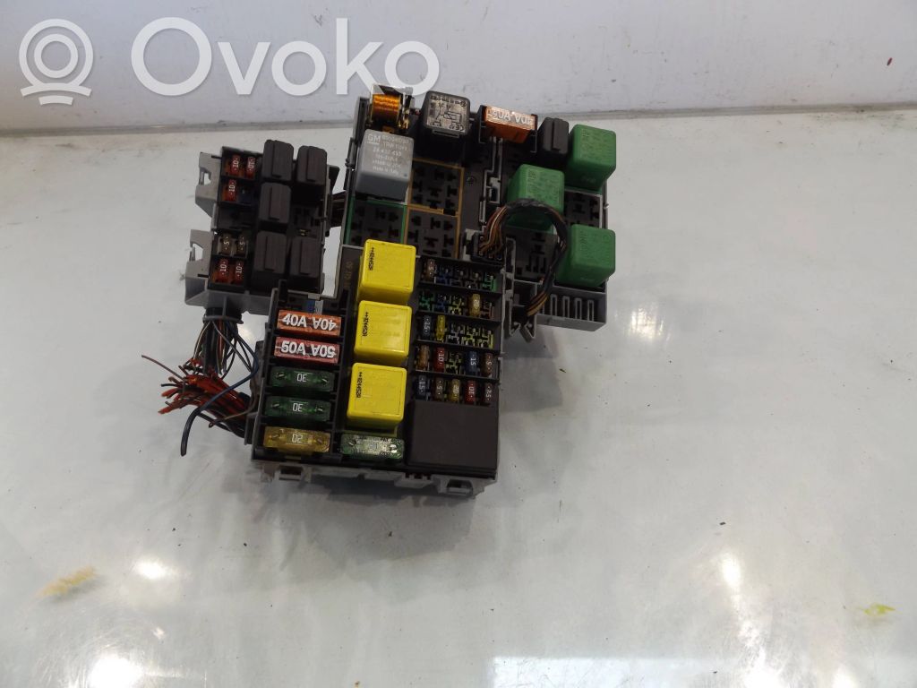 Opel Corsa C Saugiklių blokas 