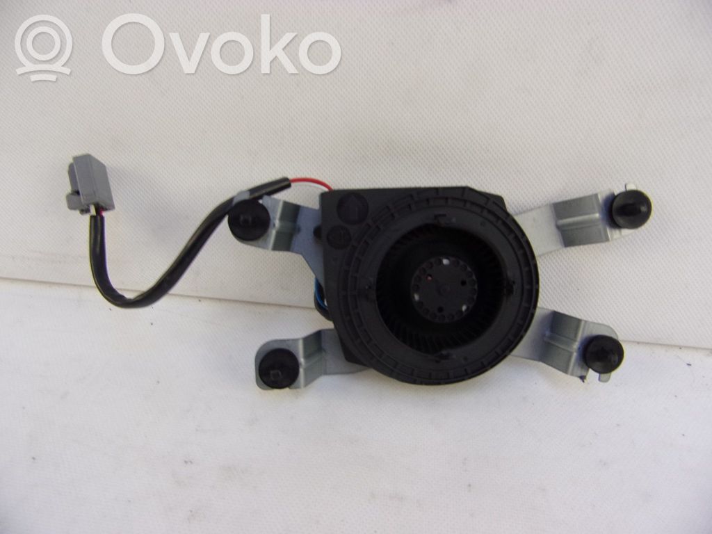 Jeep Cherokee KL Istuimen puhallin 