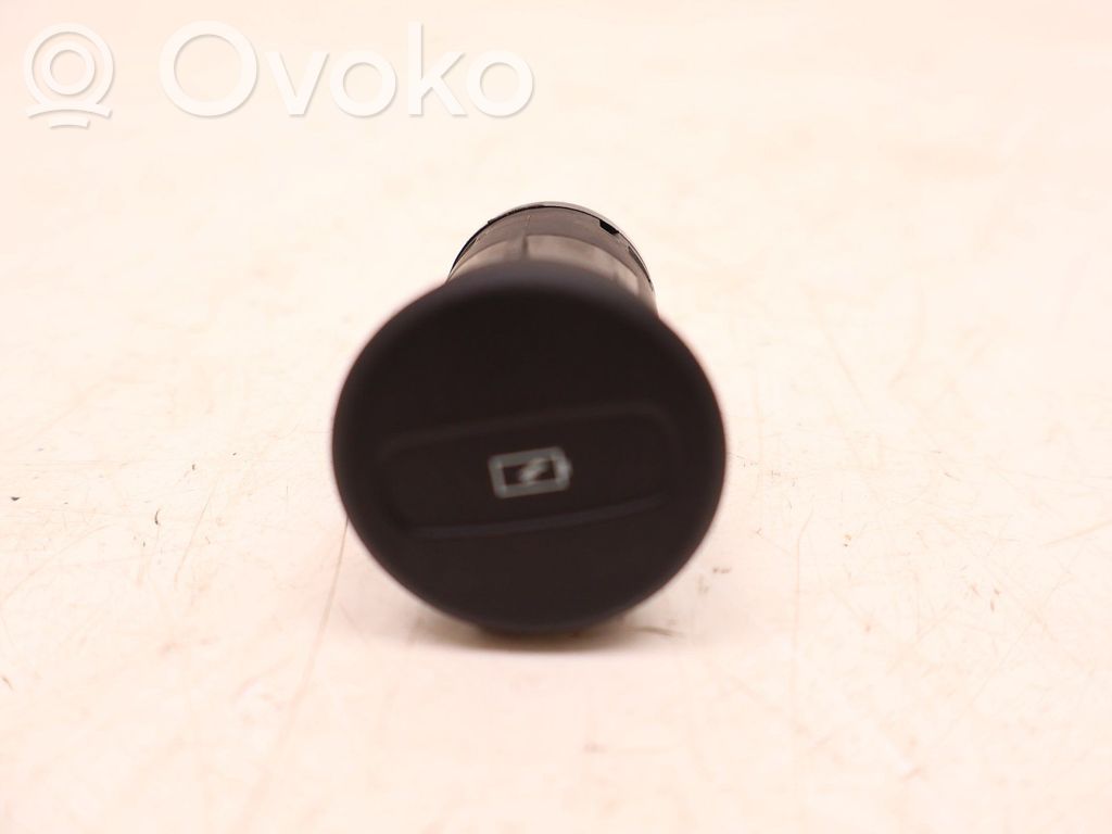 Volvo XC60 Enchufe conector entrada auxiliar 