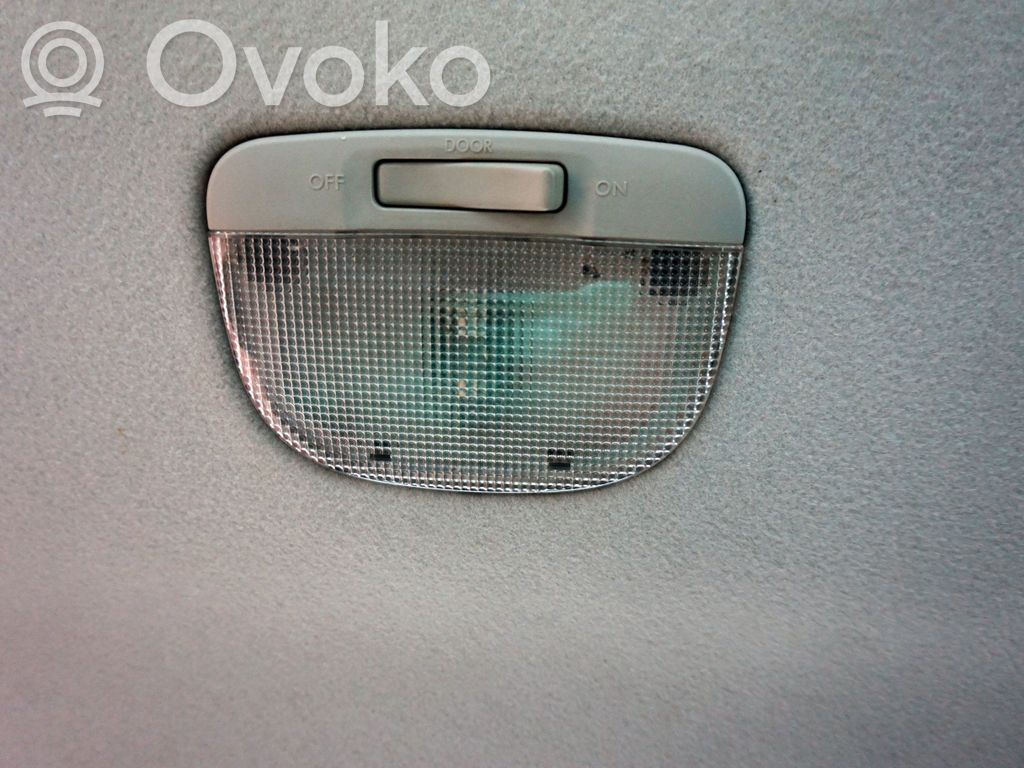 Subaru Impreza III Luz del asiento trasero 