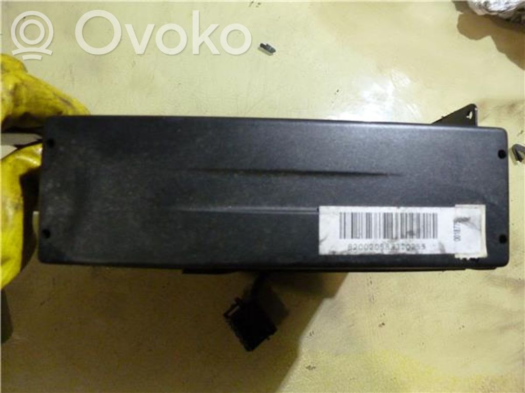 Renault Espace IV Unidad delantera de radio/CD/DVD/GPS 