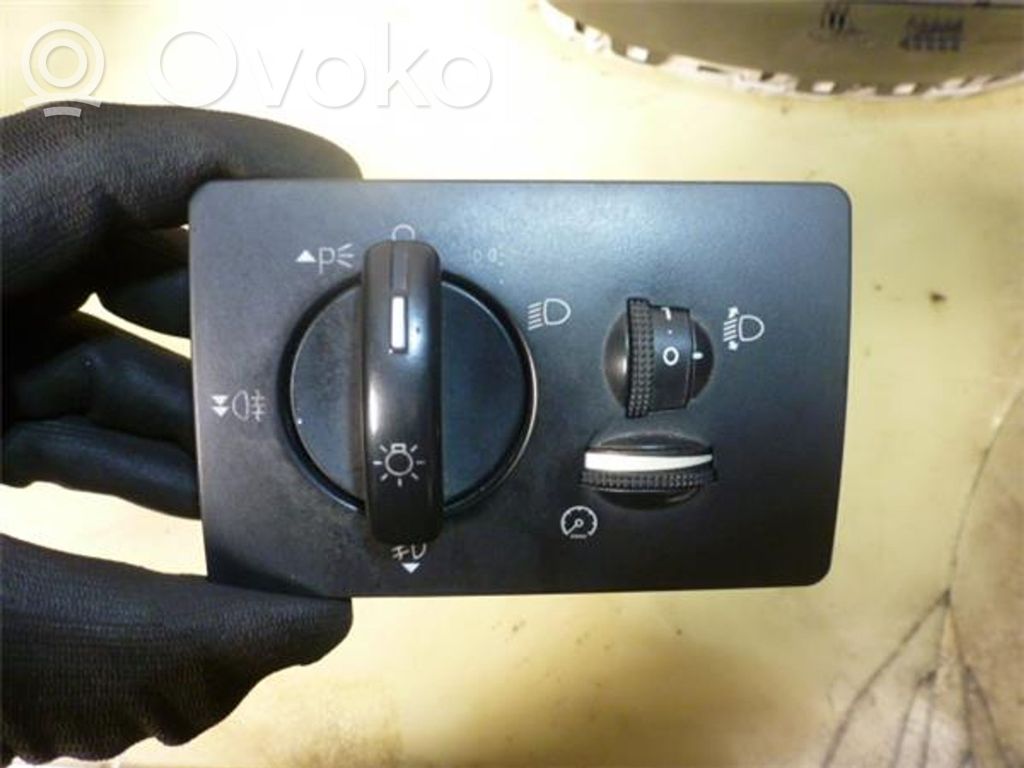 Light switch   4M5T13A024AA