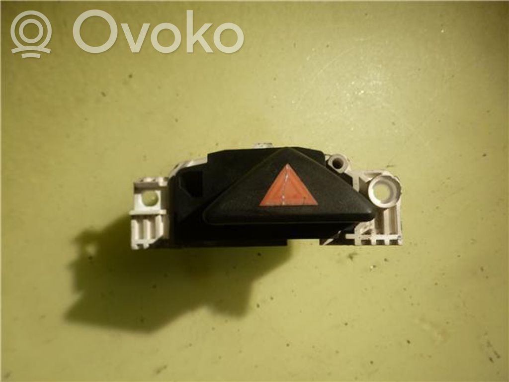 Botón interruptor de luz de peligro   2M5T13A350AA