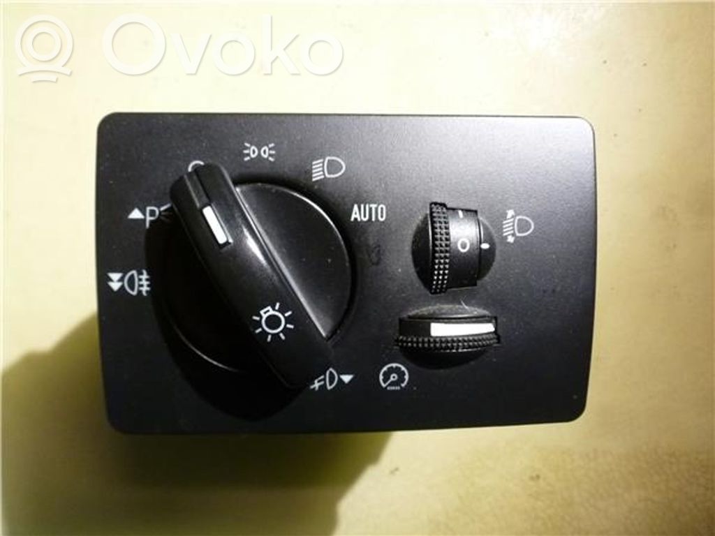 Lukturu slēdzis   7M5T13A024CA