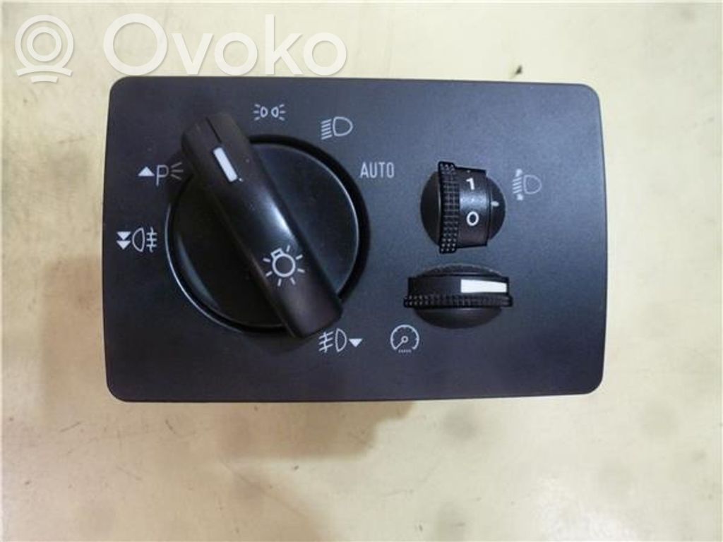 Light switch   7M5T13A024CA