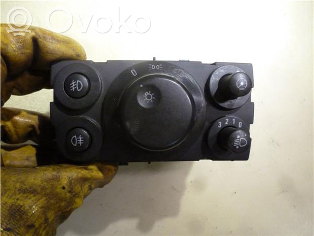Opel Astra H Light switch 