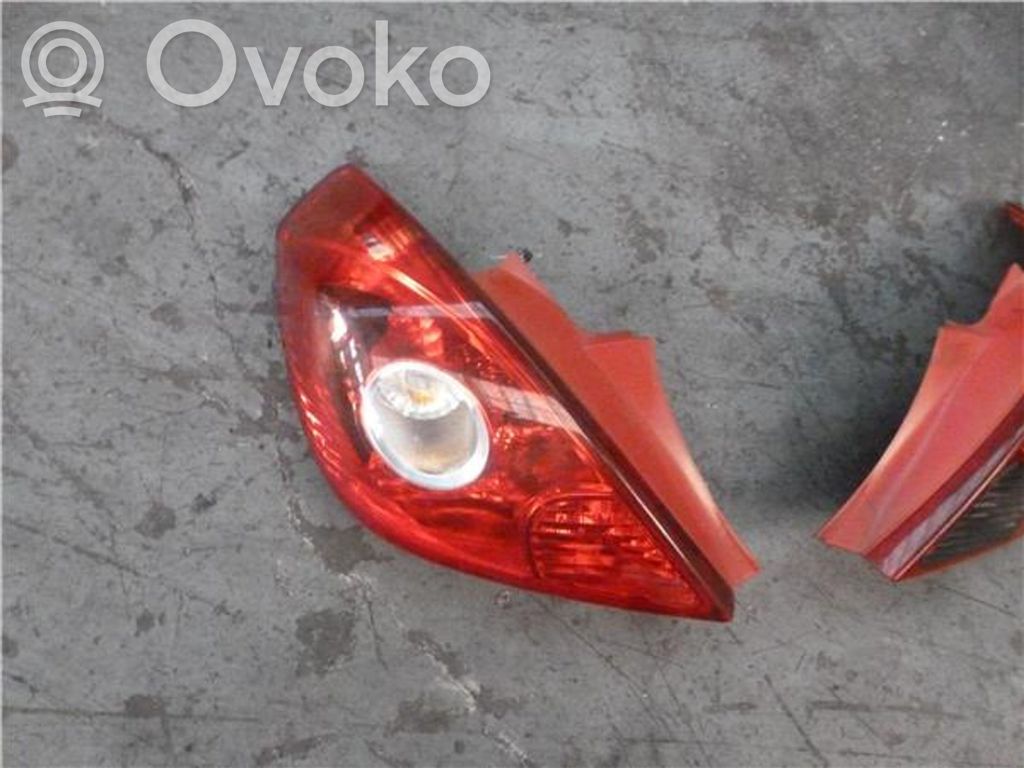 Opel Corsa D Lámpara de faros/luces traseros 