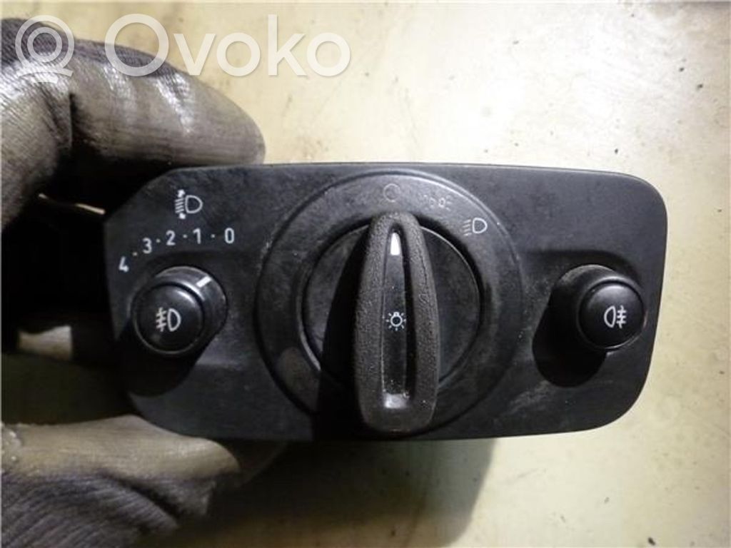 Interruptor de luz   8A6T13A024BB