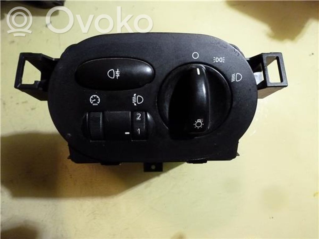 Lukturu slēdzis   106940
