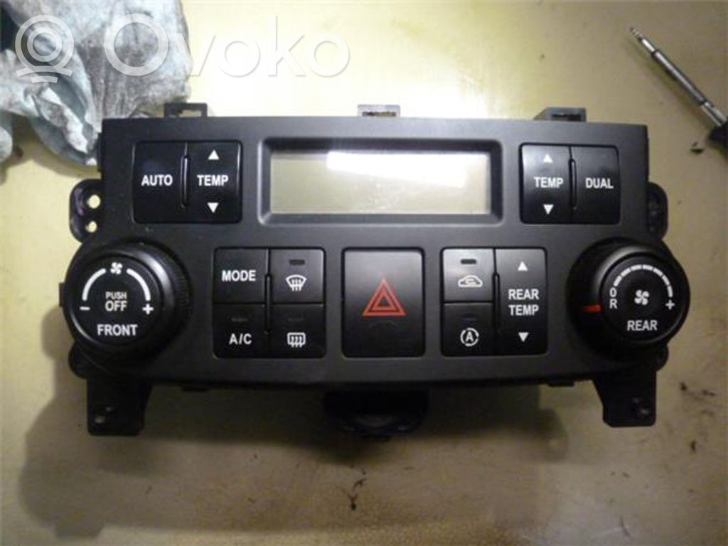 KIA Carnival Przycisk / Włącznik klimatyzacji A/C 