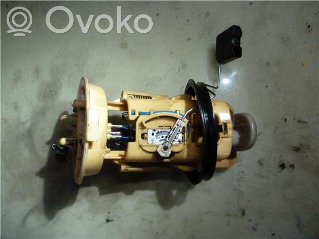 Bomba interna de combustible   6750582