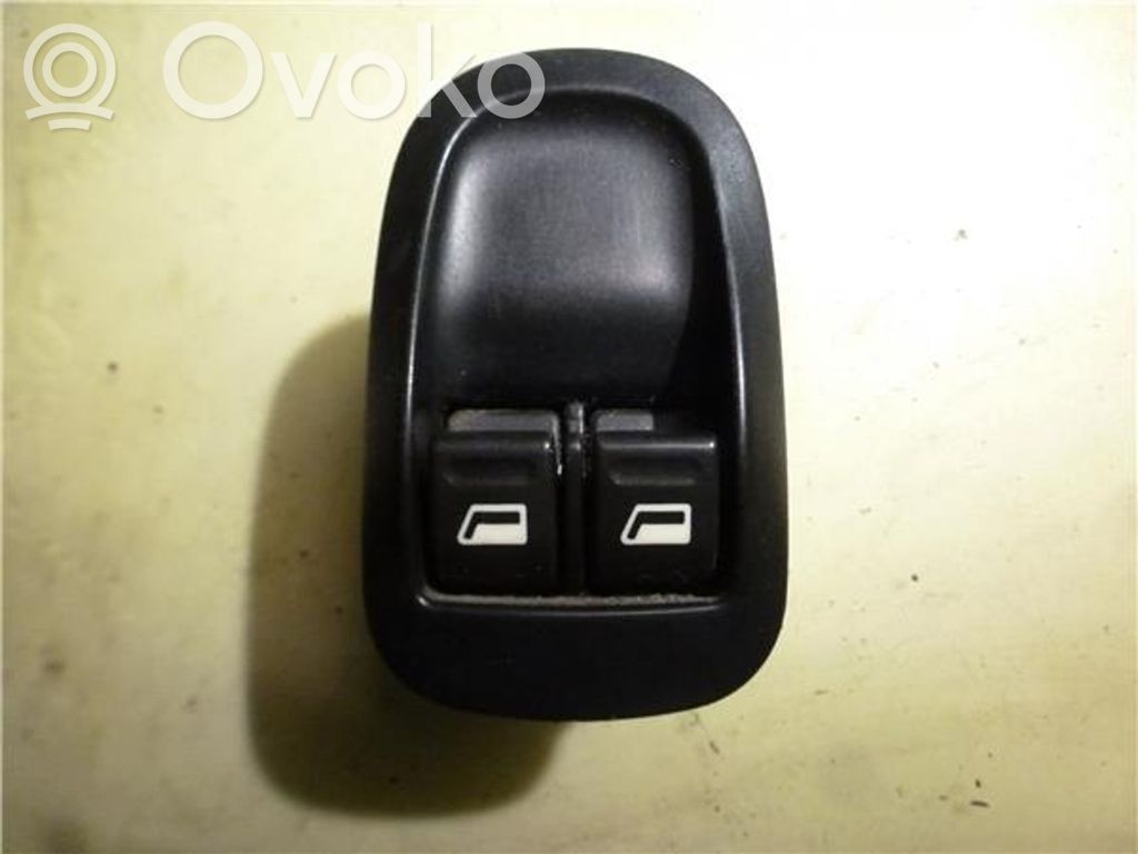Peugeot 206 Przyciski szyb 