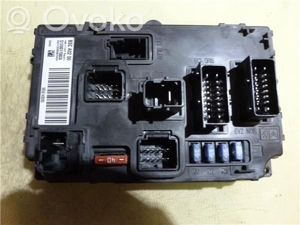 Peugeot 407 Fuse module 
