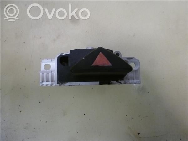 Ford Focus Hätävilkkujen kytkin 